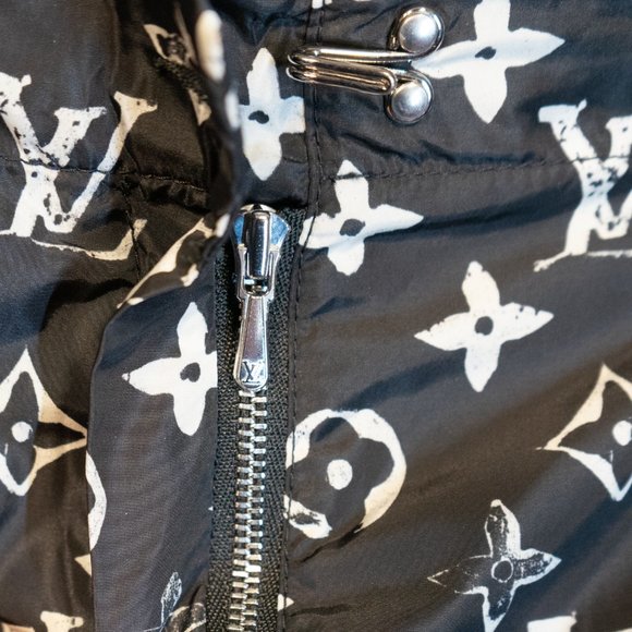 Louis Vuitton Stencil-Effect Monogram Joggers | Size US8, FR38 - Picture 8 of 16